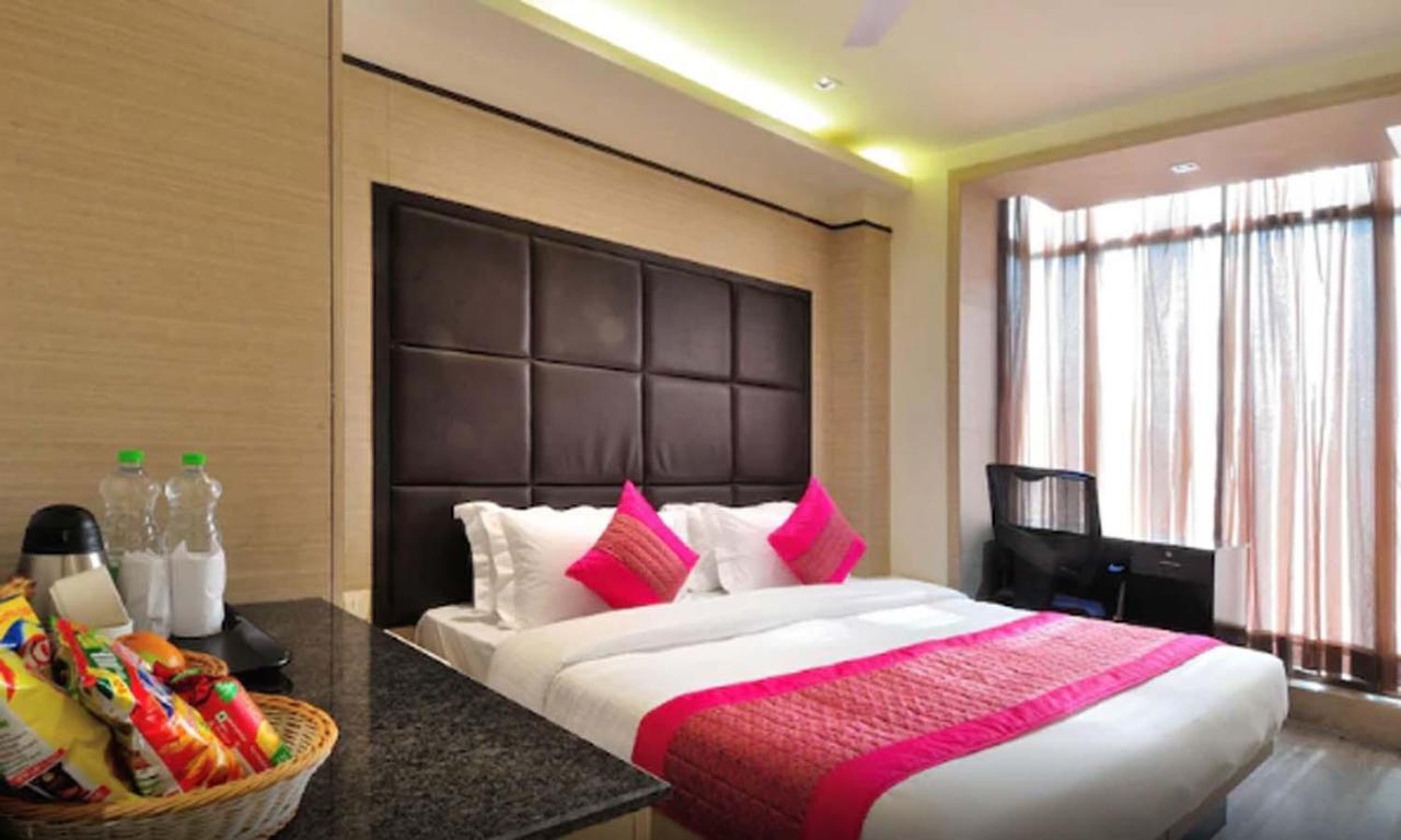 Hotel Royal Grand - Opposite Axis Bank East Patel Nagar Nova Deli Exterior foto