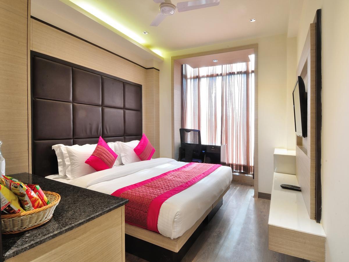 Hotel Royal Grand - Opposite Axis Bank East Patel Nagar Nova Deli Exterior foto