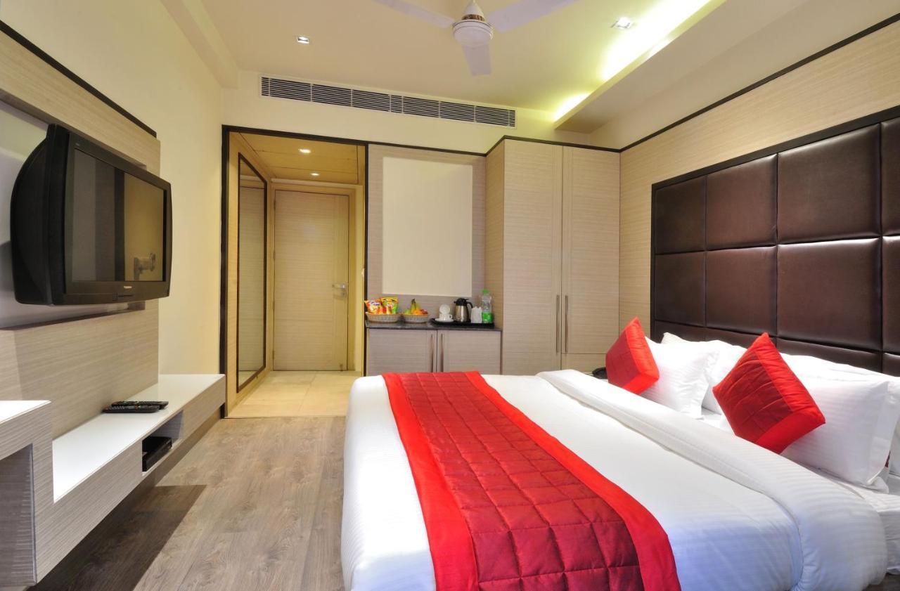 Hotel Royal Grand - Opposite Axis Bank East Patel Nagar Nova Deli Exterior foto